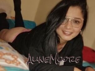 AlineMoore