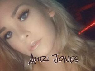 Auri_Jones