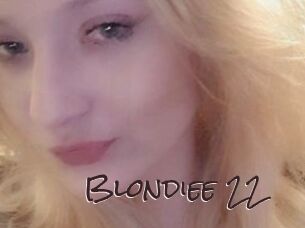 Blondiee_22