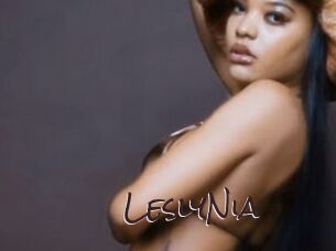 LeslyNia