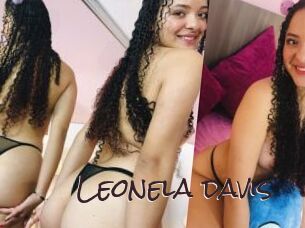 Leonela_davis