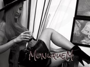 MoniqueM