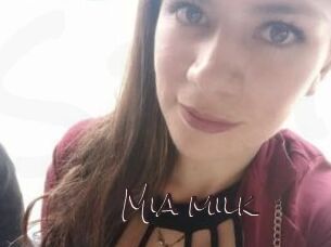 Mia_milk