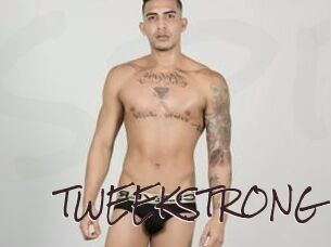 TWEEKSTRONG